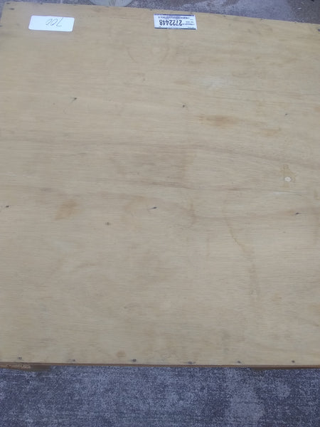 Mesa de madera de pino