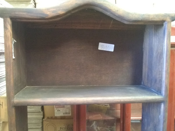 Mueble rústico de madera