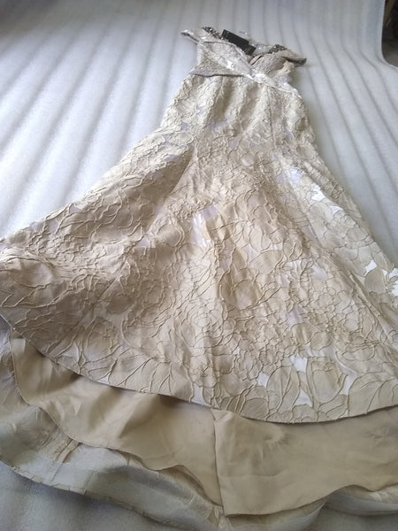 Vestido De Fiesta Marca Terani Couture Talla 4 Color Beige