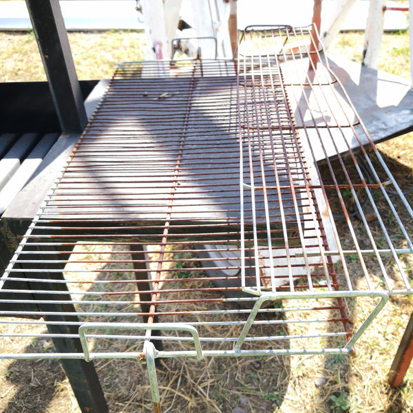 Asador De Carbon Con Sistema Parrilla De Elevacion Usado