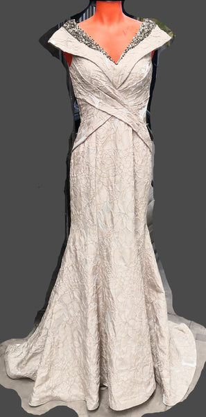 Vestido De Fiesta Marca Terani Couture Talla 4 Color Beige