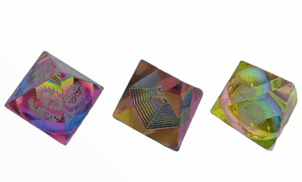 Pirámide decorativa de Cristal  4x3.8 12 Pack