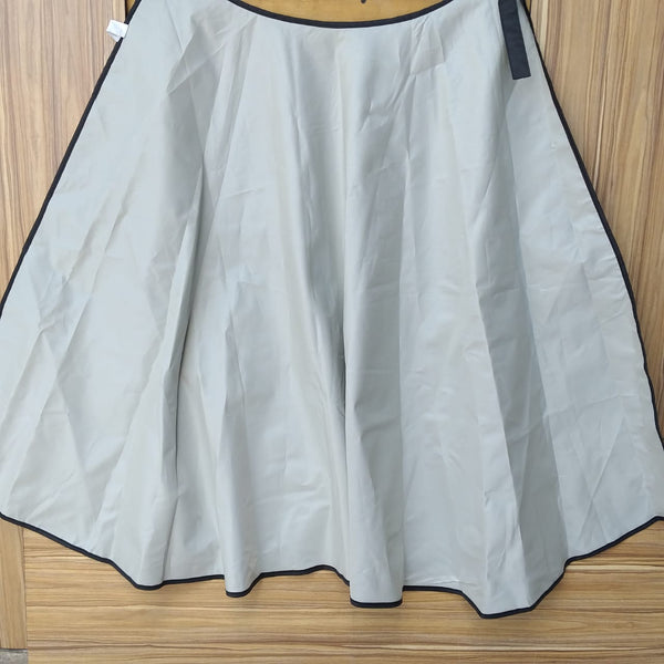 Bata Para Maquillar Negra Capa Corte Cabello Body Shop